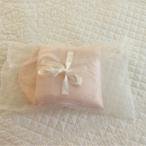 Dreamsacks Pink 100% Silk Pillowcase - Picture 3 of 9